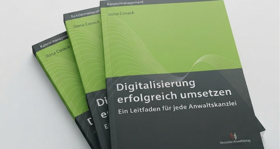 Das Foto zeigt ein Buch zur erfolgreichen Digitalisierung von Anwaltskanzleien.